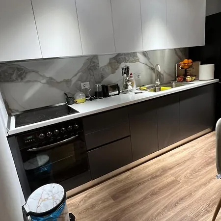 Sunny Retreat On The